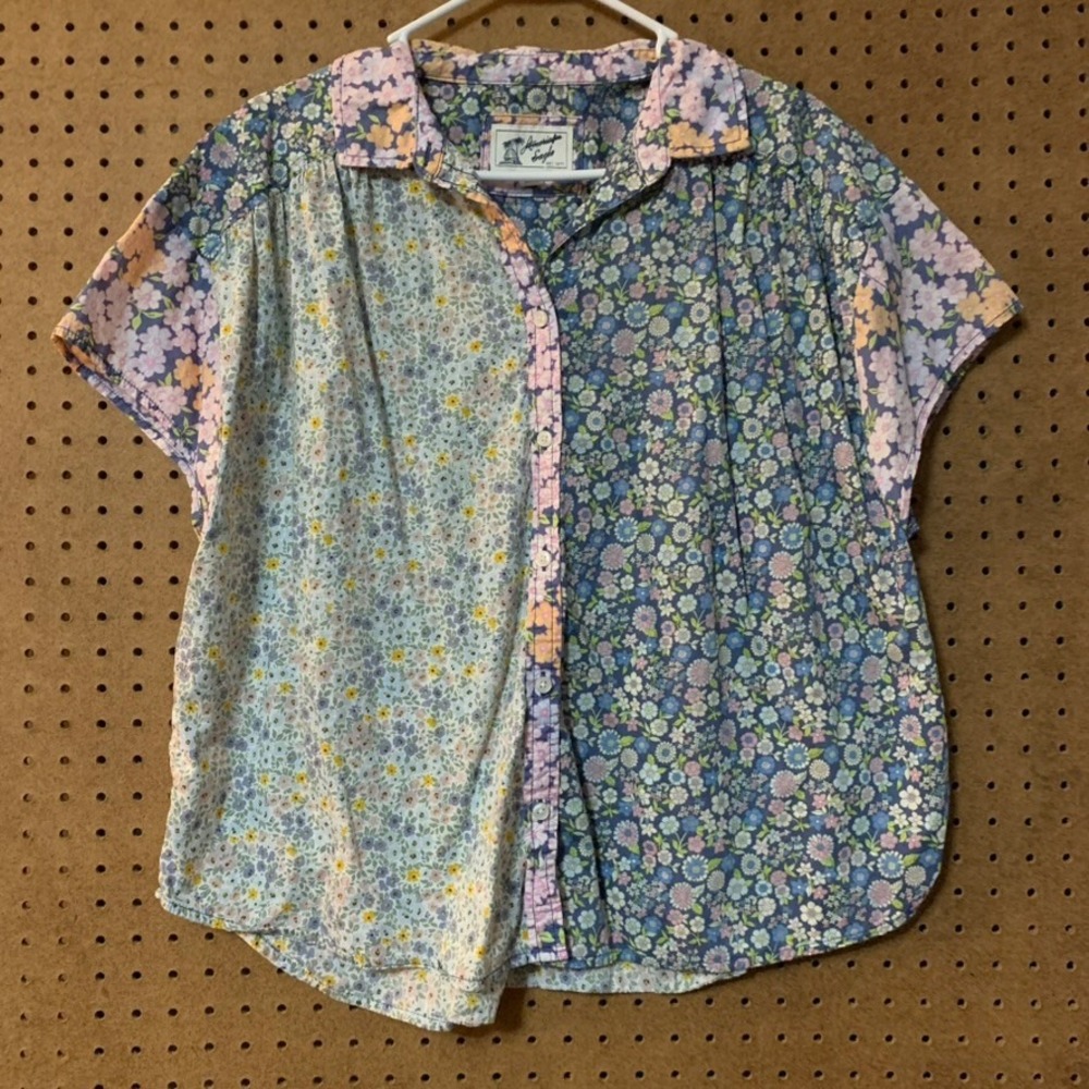 American Eagle Short Sleeve Patchwork Floral Butt… - image 1